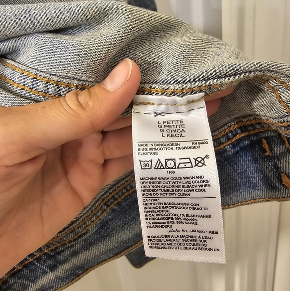 Old Navy Lightwash Jean Jacket | Size Large - Picture 4 of 7